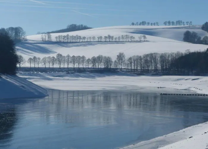 Henneglueck Mit Fernblick! Nyaraló